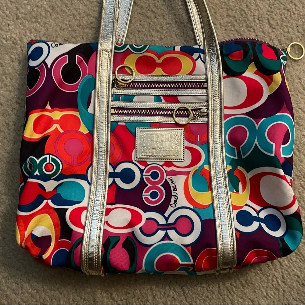 Coach Poppy Signature Multicolor Glam Tote!
